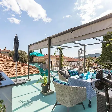 Boutique Triple House With Garden & Roof Terrace Holiday home *