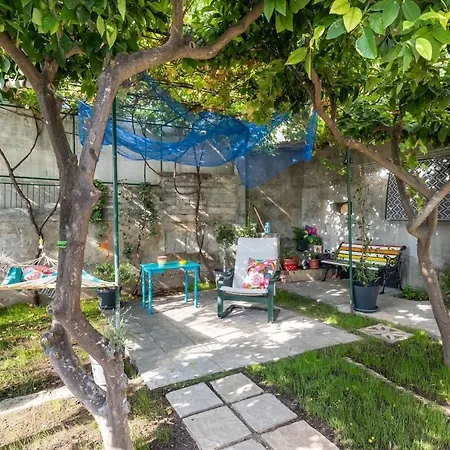 Boutique Triple House With Garden & Roof Terrace Split