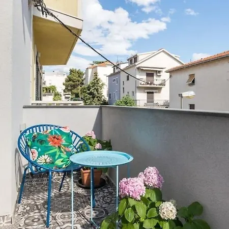 Boutique Triple House With Garden & Roof Terrace * Split